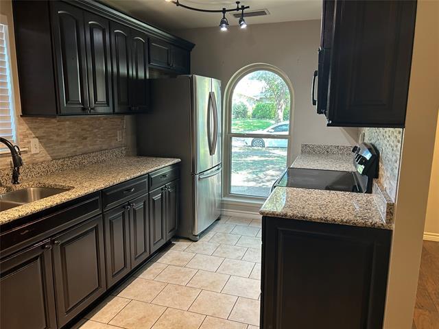 Building Photo - 1428 Everglades Dr