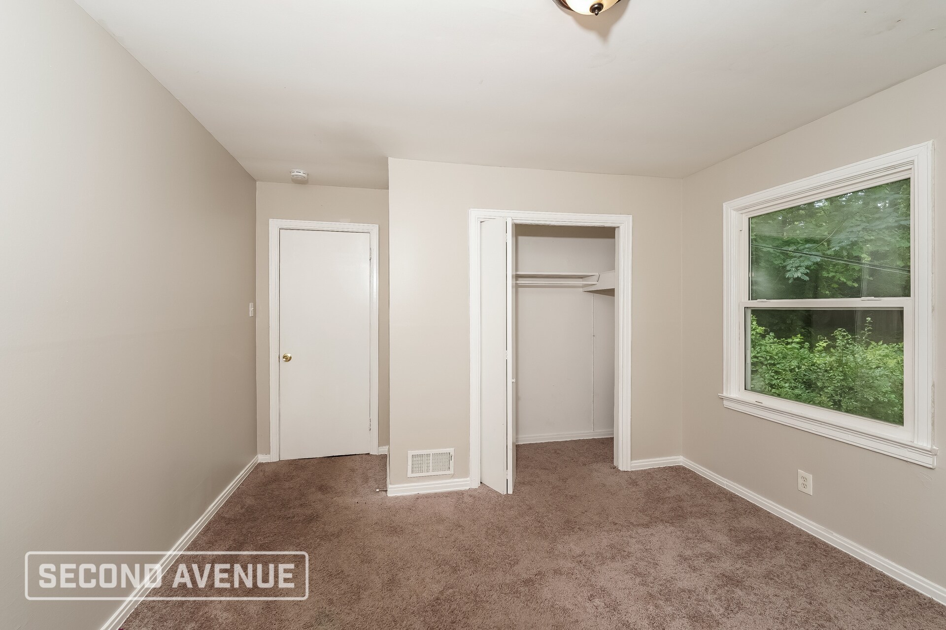 Building Photo - 844 Vanderbilt St