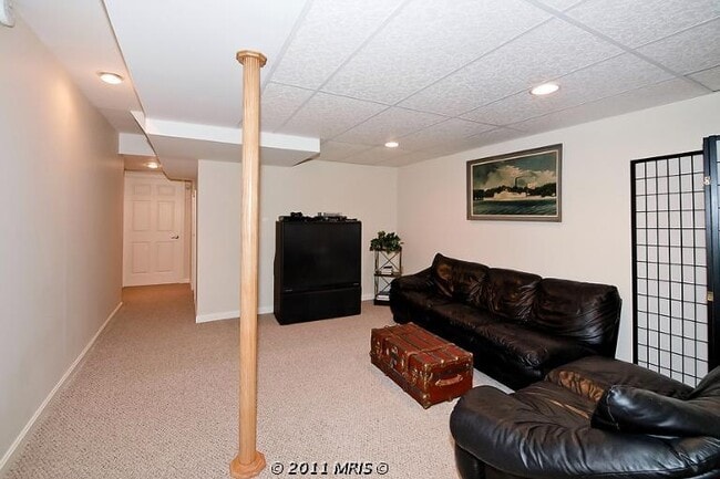 Building Photo - 10304 Snowpine Way