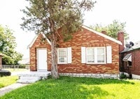 Building Photo - Amazing 3 Bed 1 Bath Home