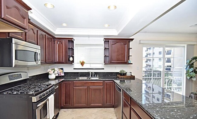 Building Photo - 700 S Ardmore Ave