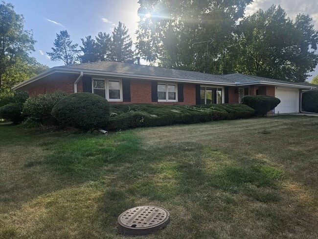 Building Photo - 121 S Regency Dr