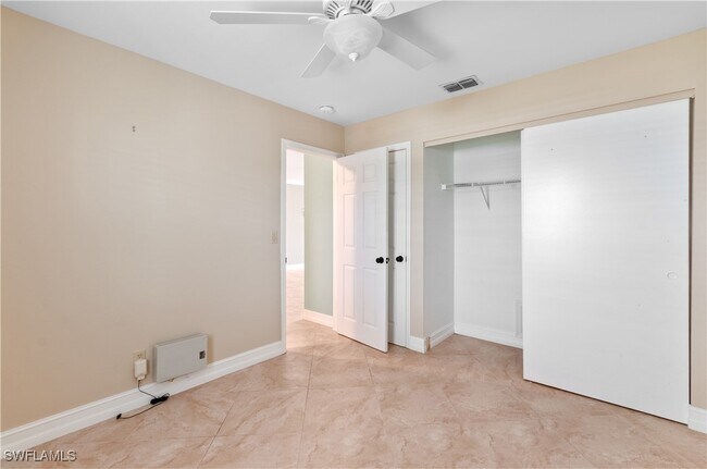 Building Photo - 829 W Elkcam Cir