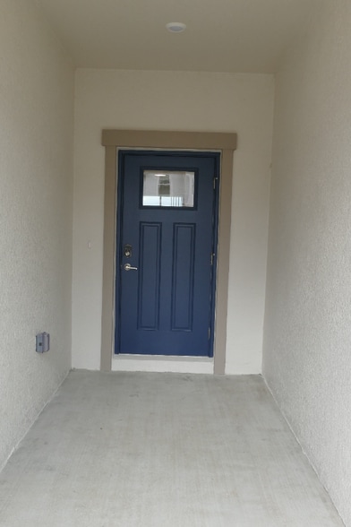 Building Photo - 10143 Honey Hammock Wy