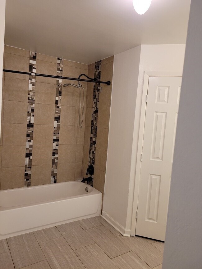 Building Photo - 2531 Turtle Creek Dr