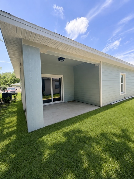 Building Photo - 554 Ronnoc Ln