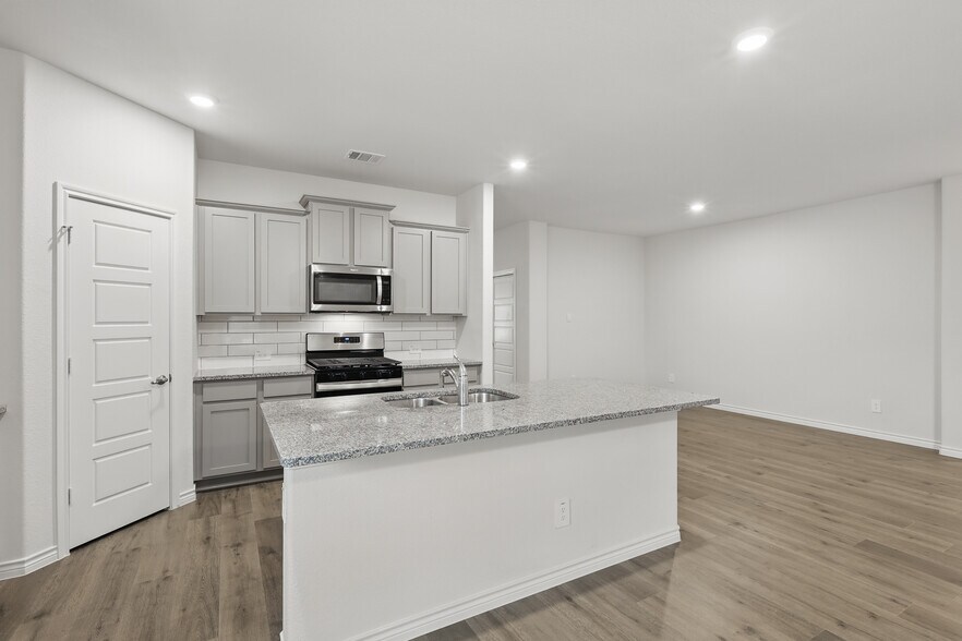 Building Photo - 9732 Quail Pointe Rd