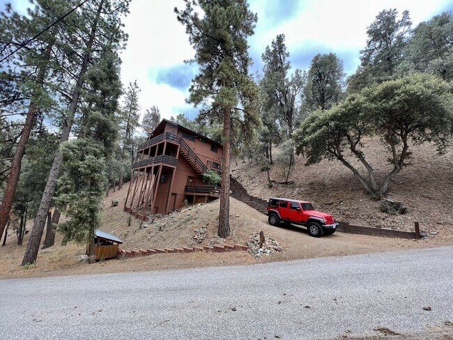 Building Photo - COMING SOON! PRIVATE MOUNTAIN HOME CLOSE T...