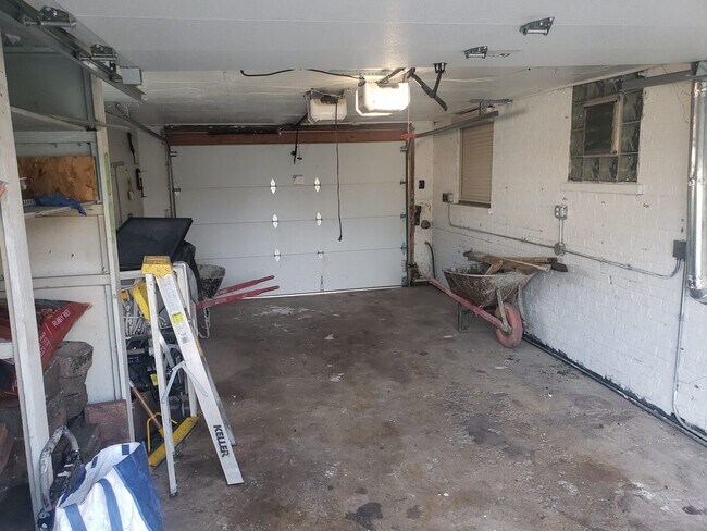 Building Photo - 1429 Kasten Dr