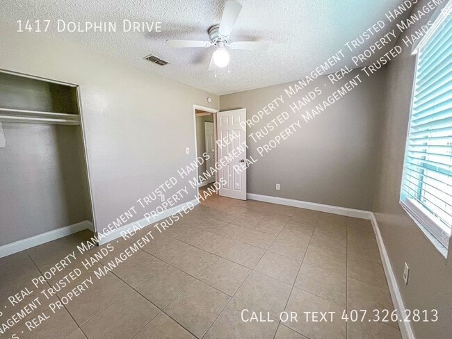 Building Photo - 1417 Dolphin Dr