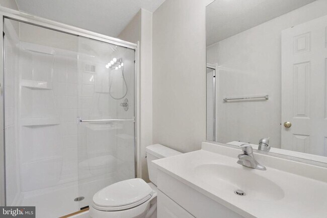 Building Photo - 6515 Field Master Dr