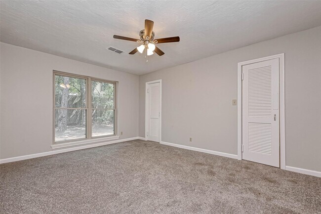 Building Photo - 26414 Maplewood Dr