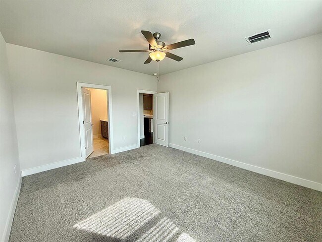 Building Photo - 15705 Oglethorpe Dr