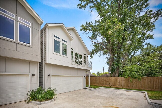 Building Photo - 853 Prosper St