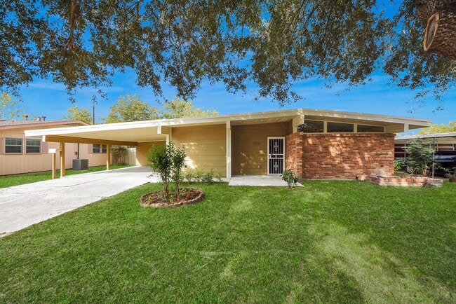 Building Photo - 5326 Heatherbrook Dr