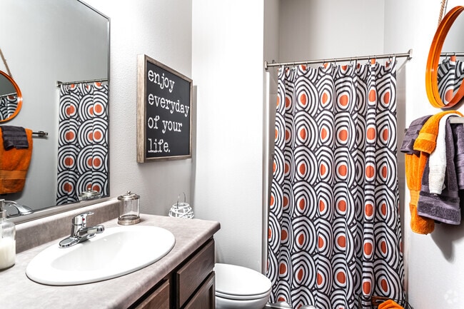 1BR, 1BA - 663 SF - Bear Village