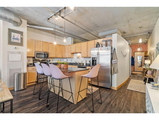 Building Photo - 720 N 4th St