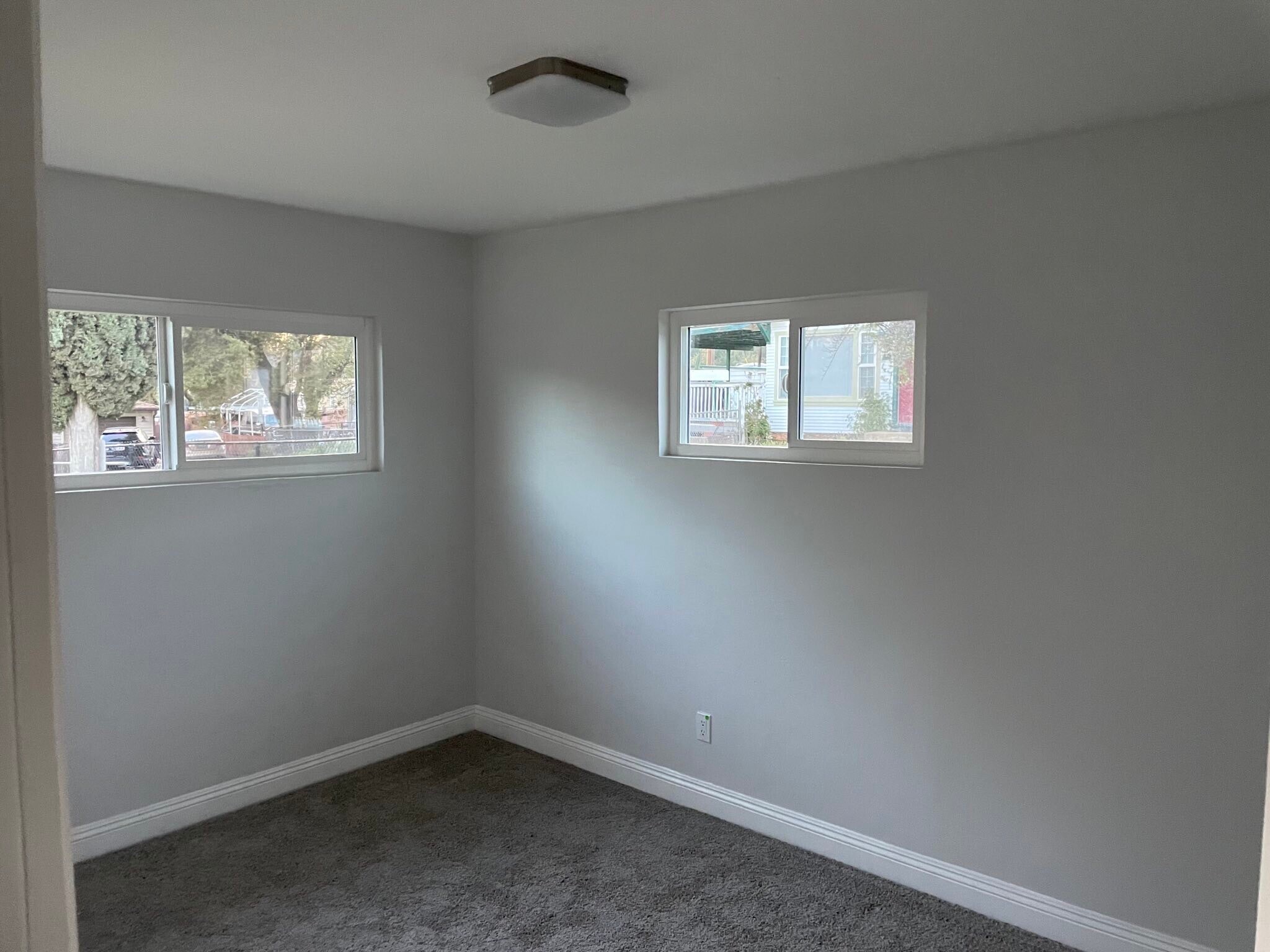 Building Photo - 1222 Willowside Ter