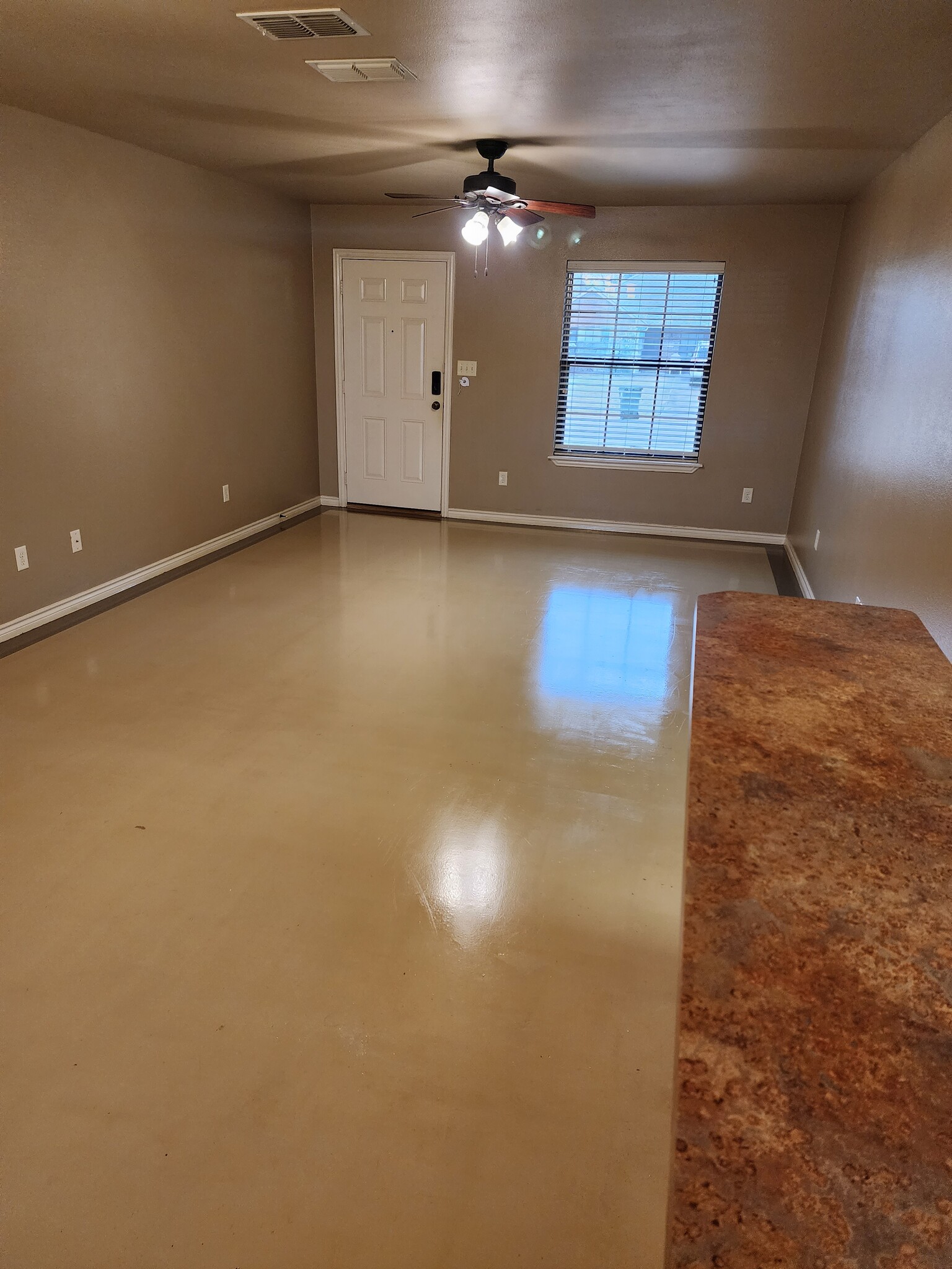 Building Photo - 13380 Country Meadow Ln