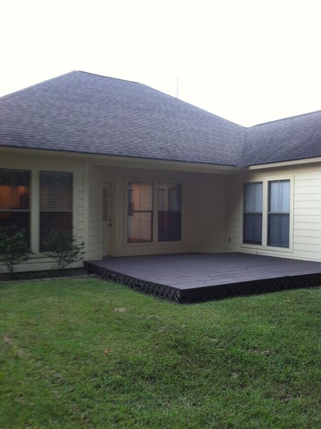 Building Photo - Must see  3BR/2BA home in Santa Rosa Subdivision off Staring Lane