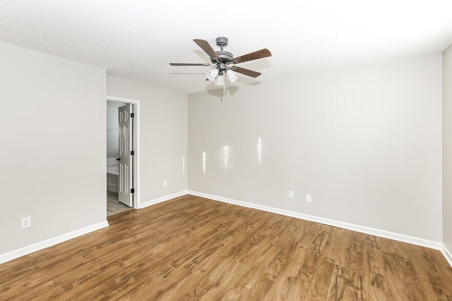 Building Photo - 1039 Sandy Point Dr SW