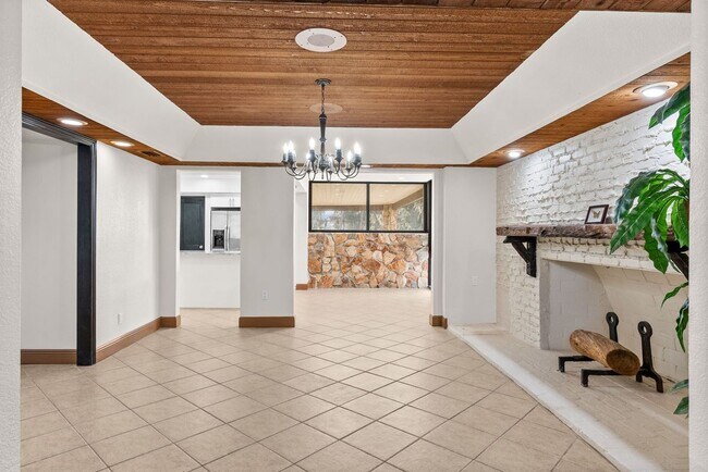 Building Photo - 12311 Kelso Rd