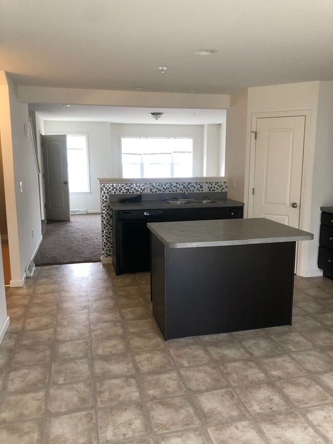 Building Photo - Beautiful 3 Bedroom, 2.5 Bath Townhome in Dallastown School District!