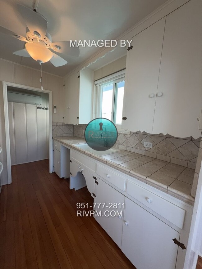 Building Photo - Incredible Gem! Ocean side of PCH with expansive views won't last long!