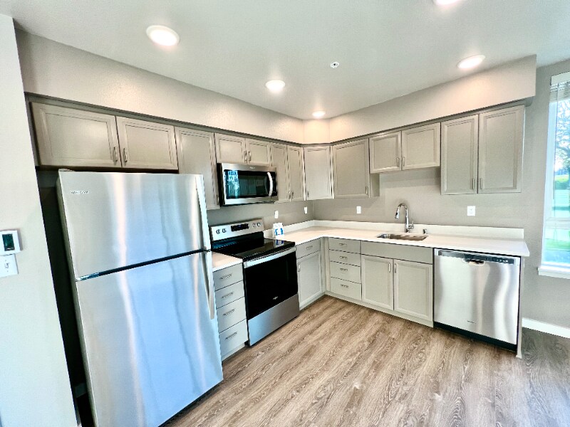 Building Photo - 2330 Yakima Ct