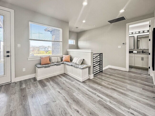 Building Photo - 2408 Pennsylvania Ave