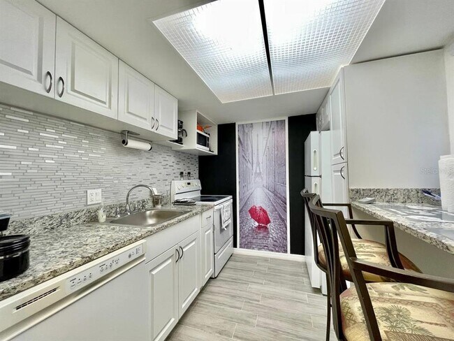 Building Photo - 6342 Newtown Cir