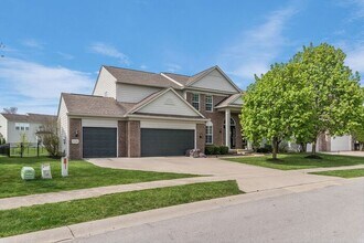 Building Photo - Stunning 6 Bed 3.5 Bath Carmel Home With Finished Basement an Fenced Yard!