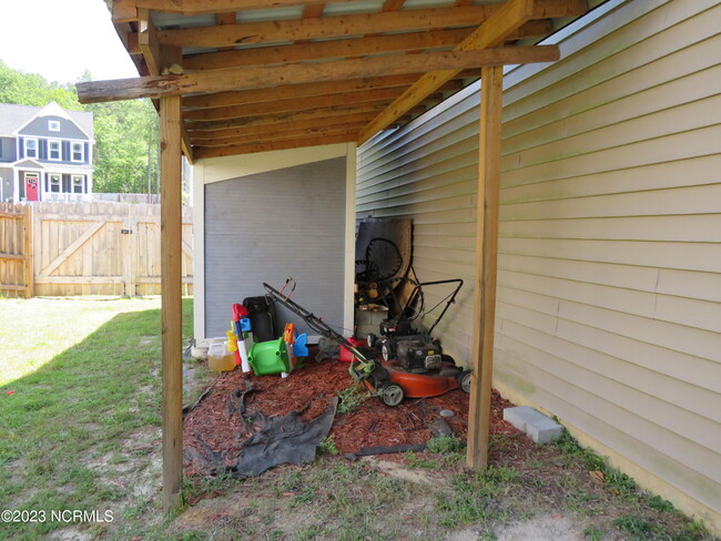 Building Photo - 425 Palisades Dr
