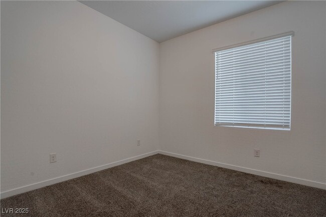 Building Photo - 5730 Sky Pointe Dr