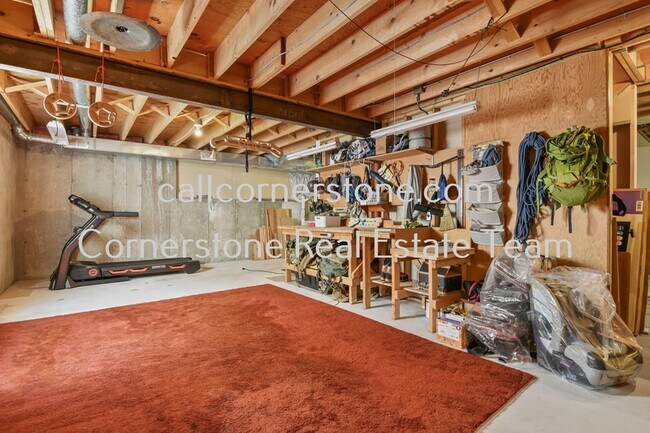 Building Photo - 8640 Boxelder Dr