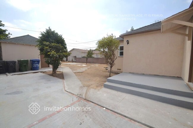 Building Photo - 2916 S Halldale Ave