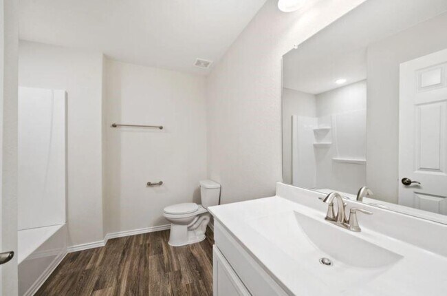 Building Photo - 505 Benicia Cv