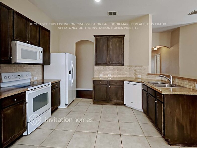 Building Photo - 3050 Morning Star Dr