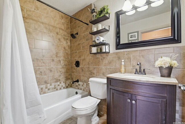 Building Photo - 4827 Casa Grande St