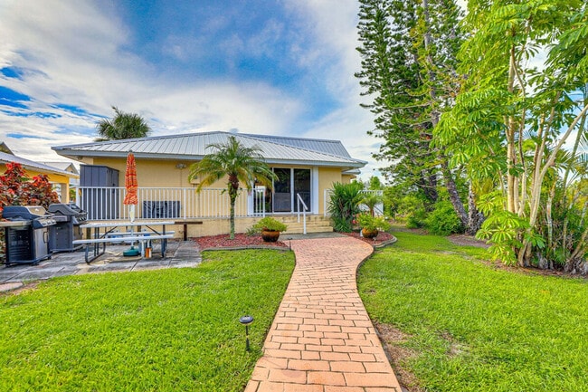 Building Photo - 6610 Gasparilla Pines Blvd