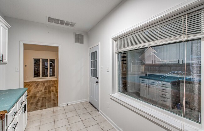 Building Photo - 8667 Havenhurts Dr Germantown, TN 38138