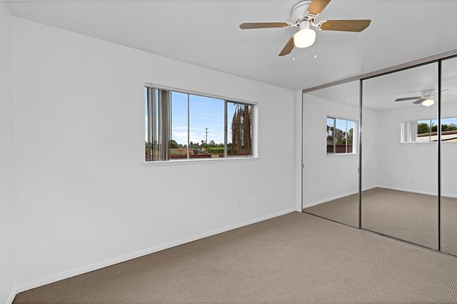 Building Photo - Single level home in San Carlos
