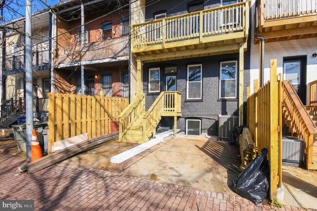 Building Photo - 517 Florida Ave NE