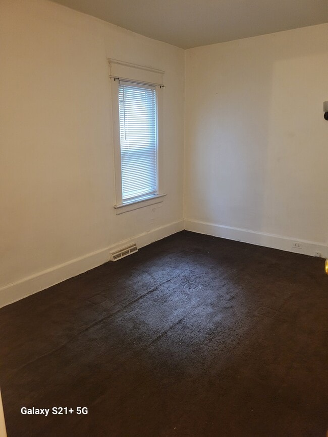 Building Photo - 1037/1039 W 10th