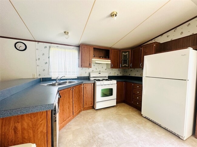 Building Photo - 9012 Spruce St