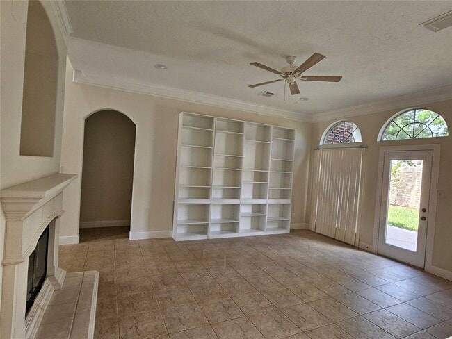 Building Photo - 12503 Rosewood Way Ln