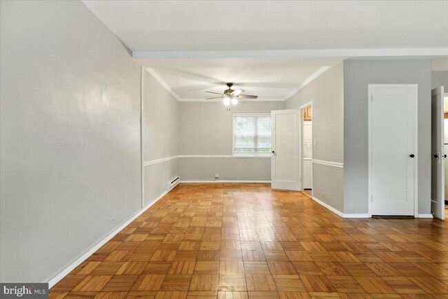 Building Photo - 1006 Valley Dr