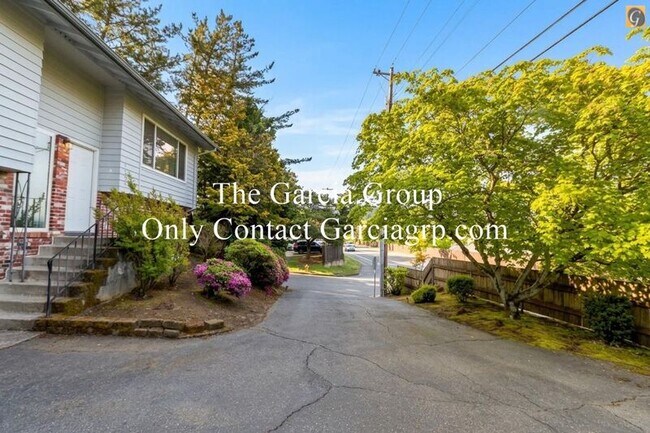 Building Photo - 15205 SW 119th Ave