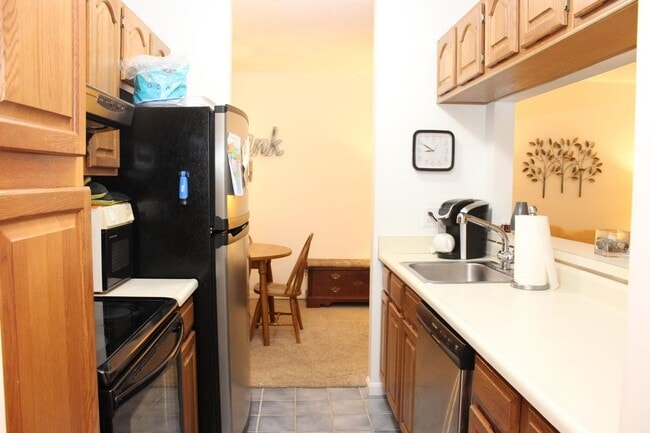 Building Photo - Long-Term Condo Rental Near Weirs Beach