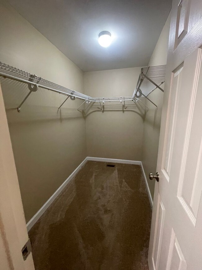Building Photo - Eagle Landing Townhome